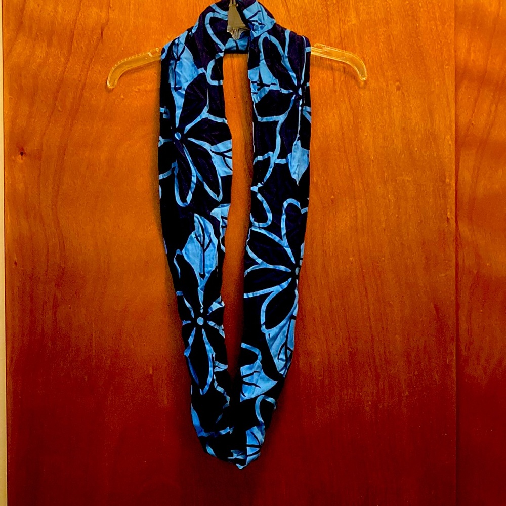 Hawaiian Print Scarf